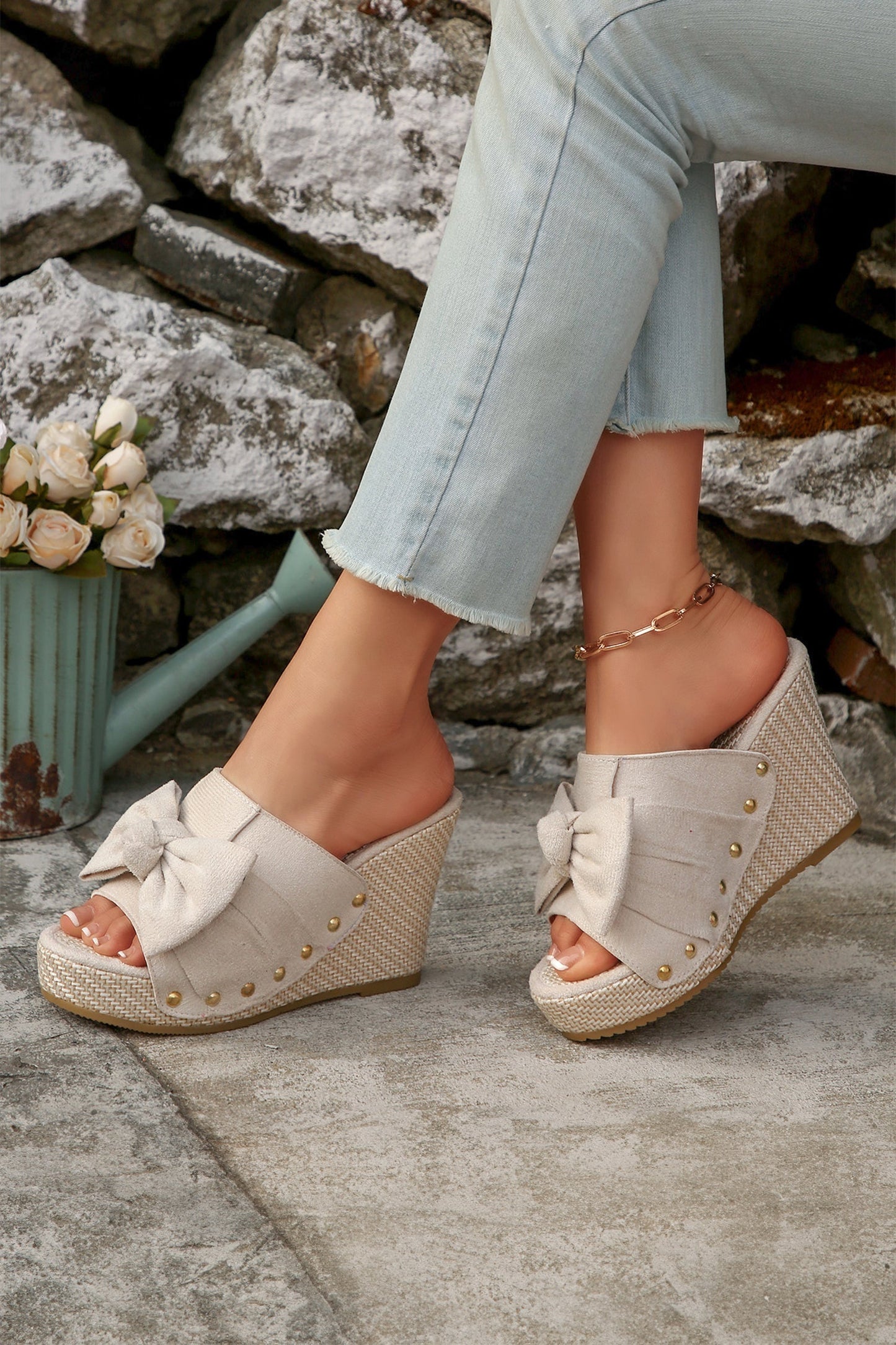 Threaded Pear Nyomi Studded Wedge Platform Slippers