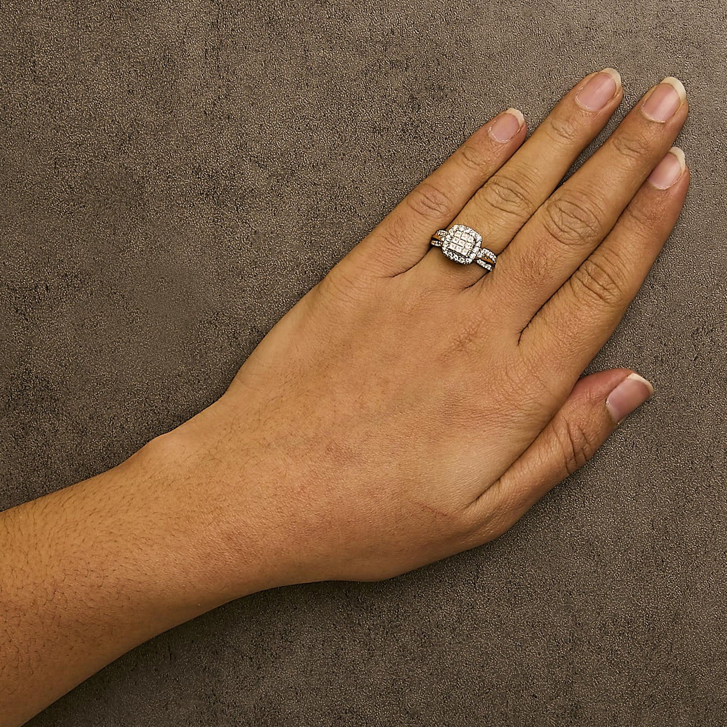 10K Yellow Gold 1.0 Cttw Diamond Composite Cushion-Shape Halo 3-Band-Look Engagement Ring (H-I Color, SI1-SI2 Clarity)
