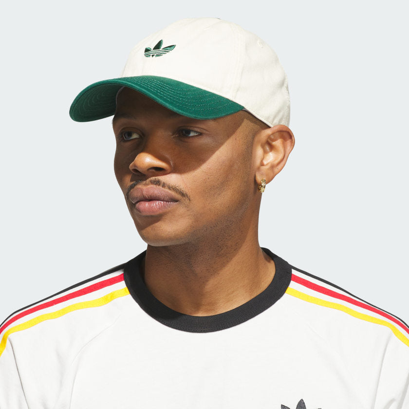 Warm Vanilla / Collegiate Green-