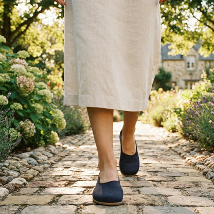 Navy blue-