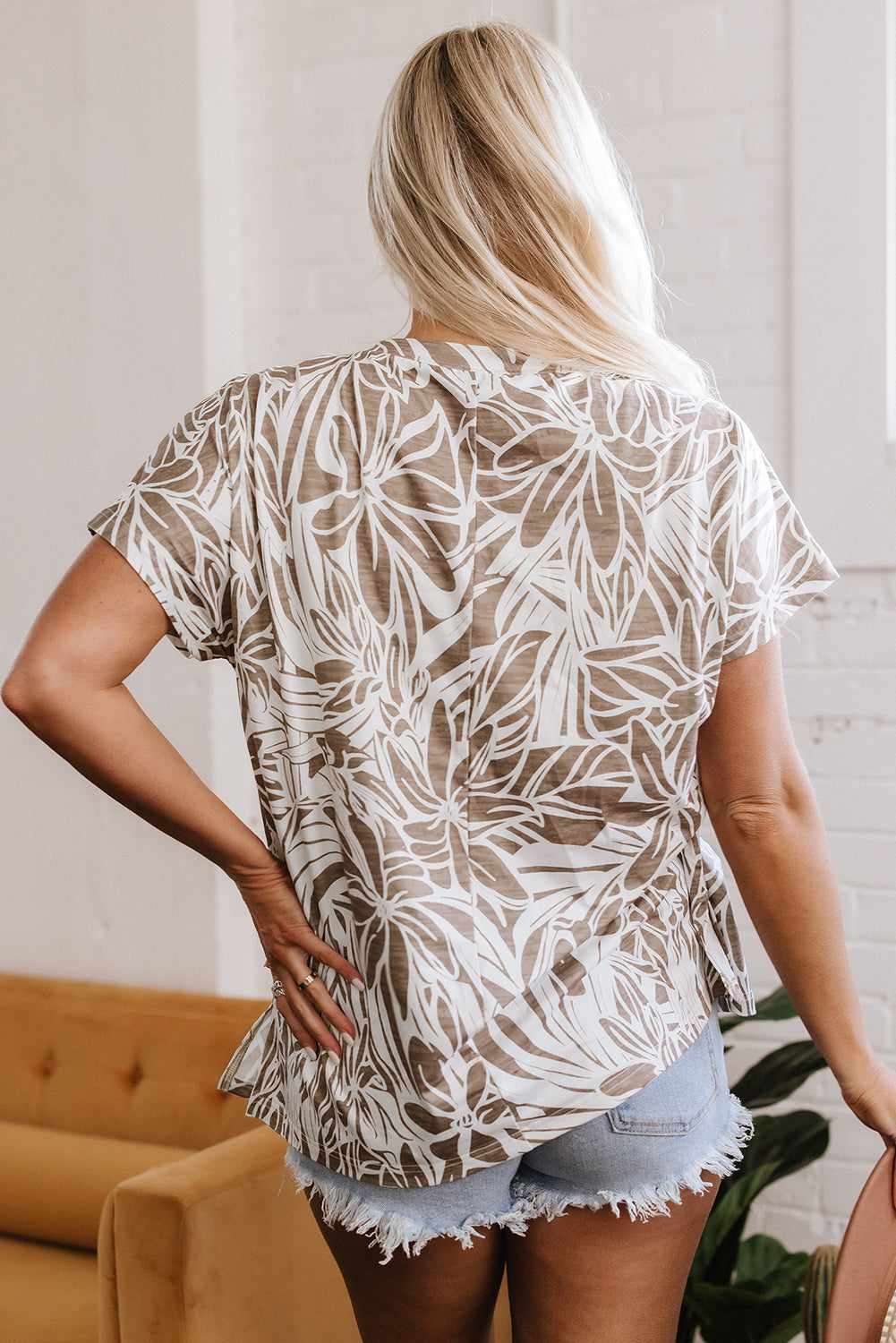 Threaded Pear Karter Floral V Neck Short Sleeve Loose Fit Blouse