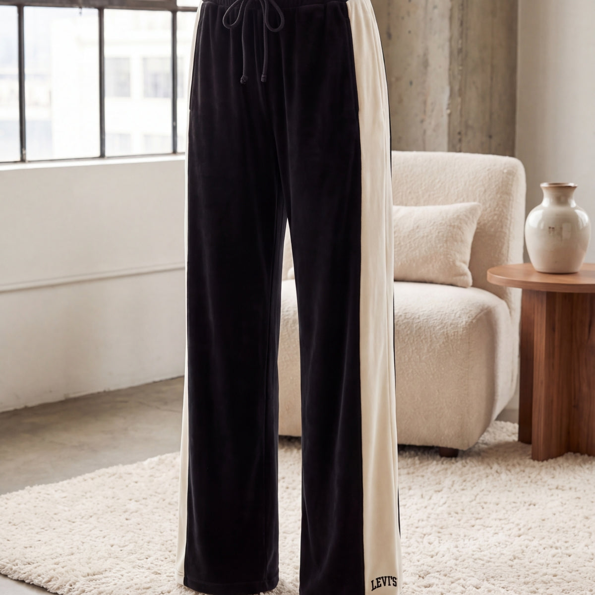 Black/Off White-