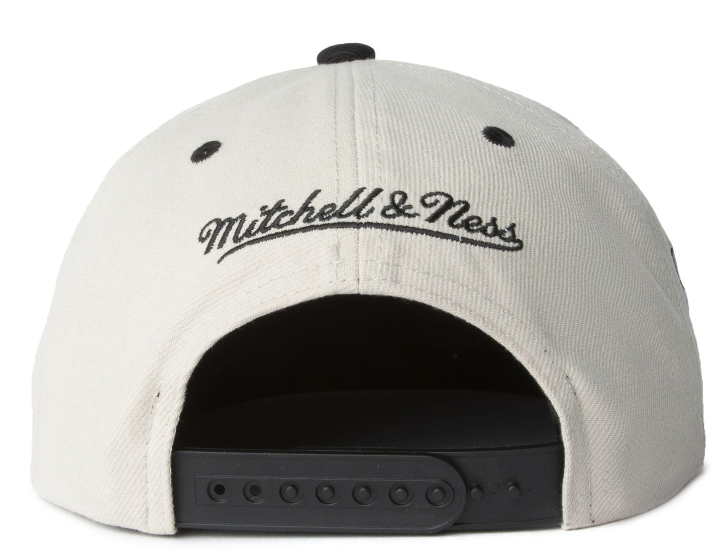 Mitchell & Ness Men's NBA Sail 2 Tone Snapback Bulls Snapback Caps