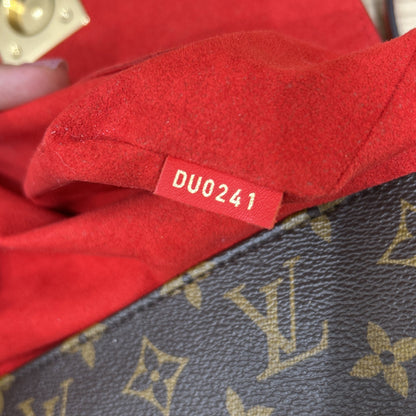 Locky Handbag Monogram Canvas with Leather BB