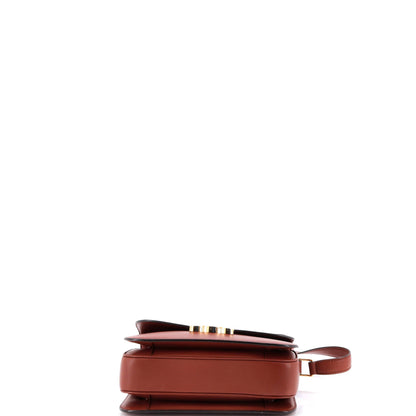 Triomphe Shoulder Bag Smooth Calfskin Medium