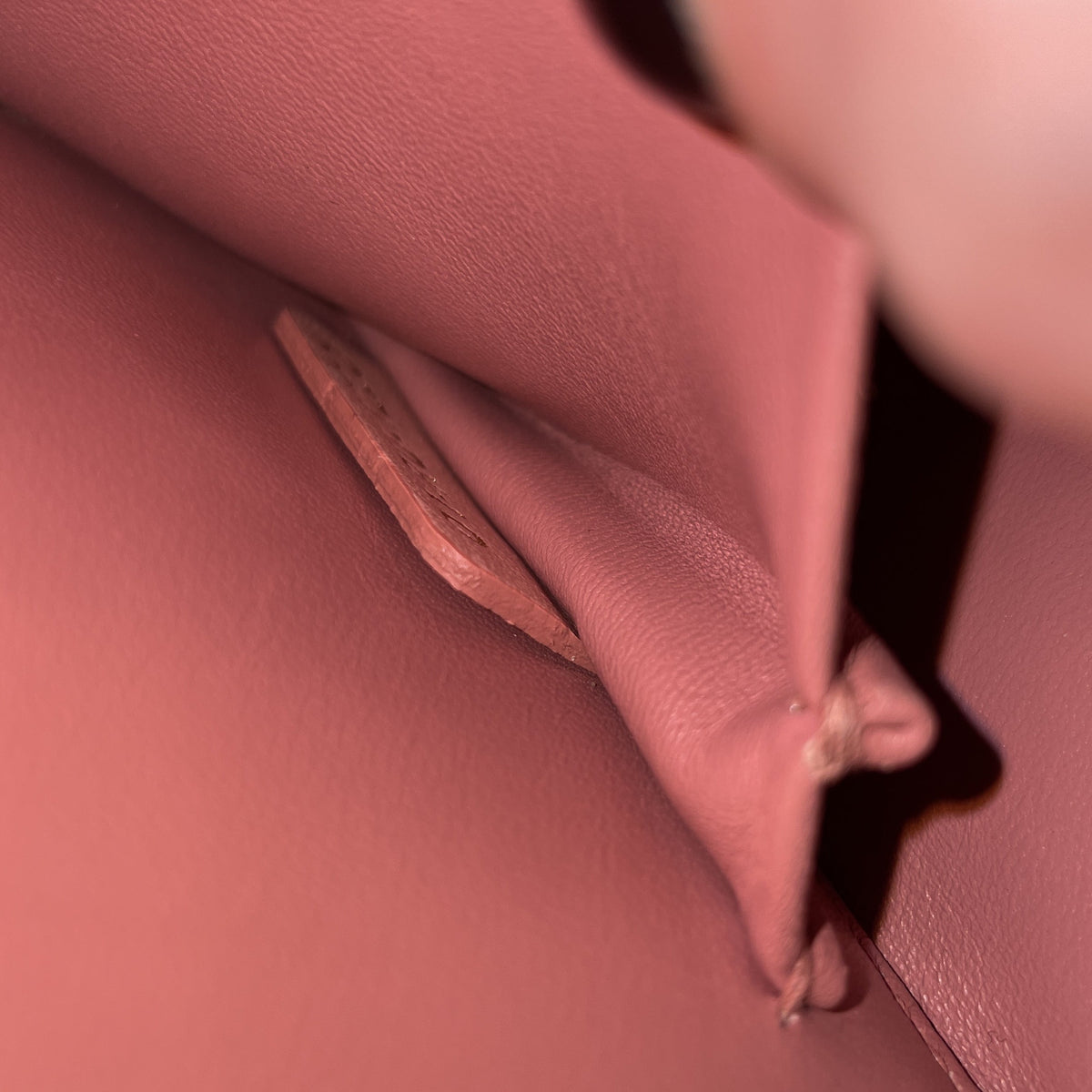 30 Montaigne Box Bag Ombre Leather