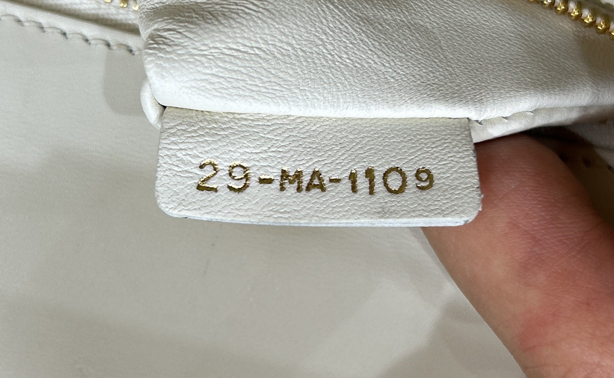 30 Montaigne Flap Bag Leather