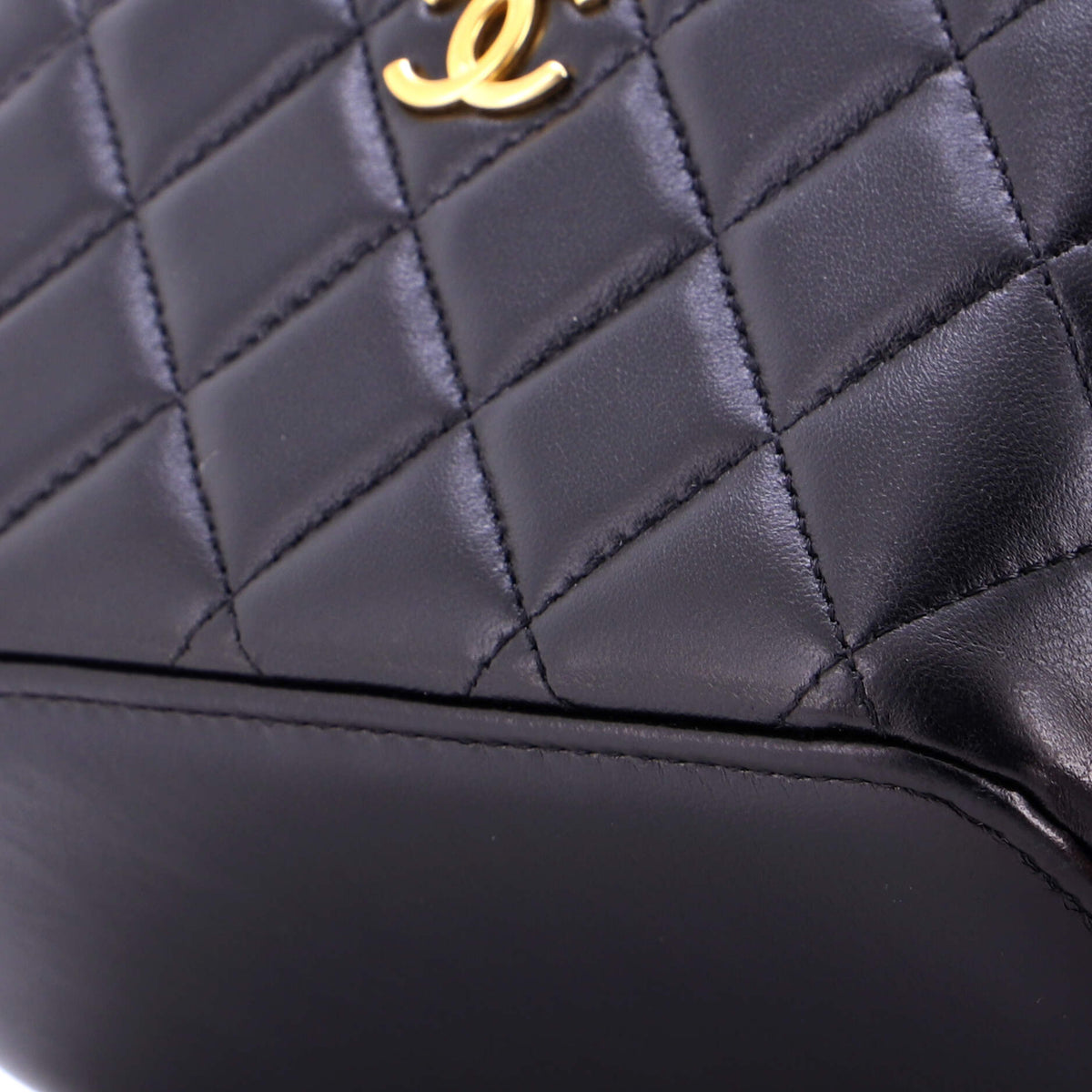 Classic Top Handle Vanity Case with Chain Quilted Lambskin Small