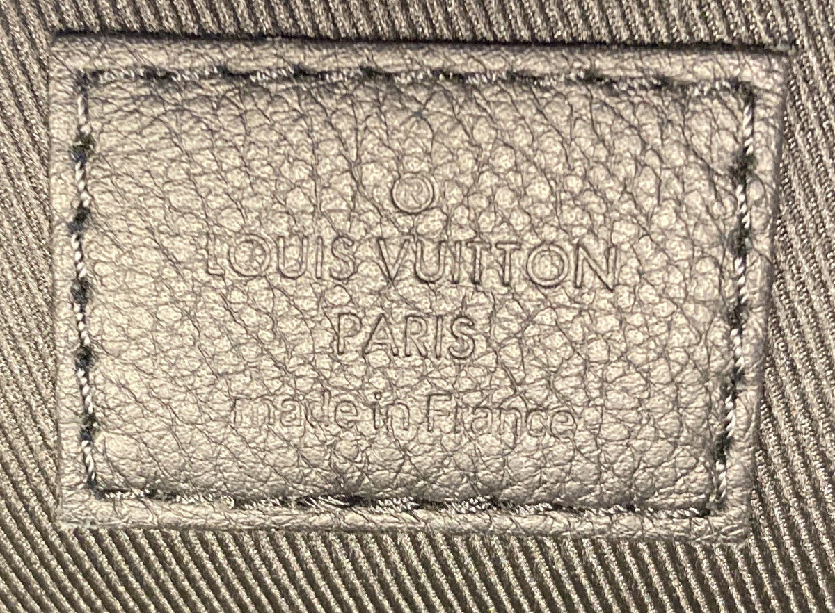 Pochette Voyage Souple Monogram Shadow Leather