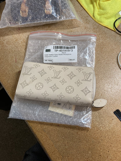Zippy Wallet Mahina Leather
