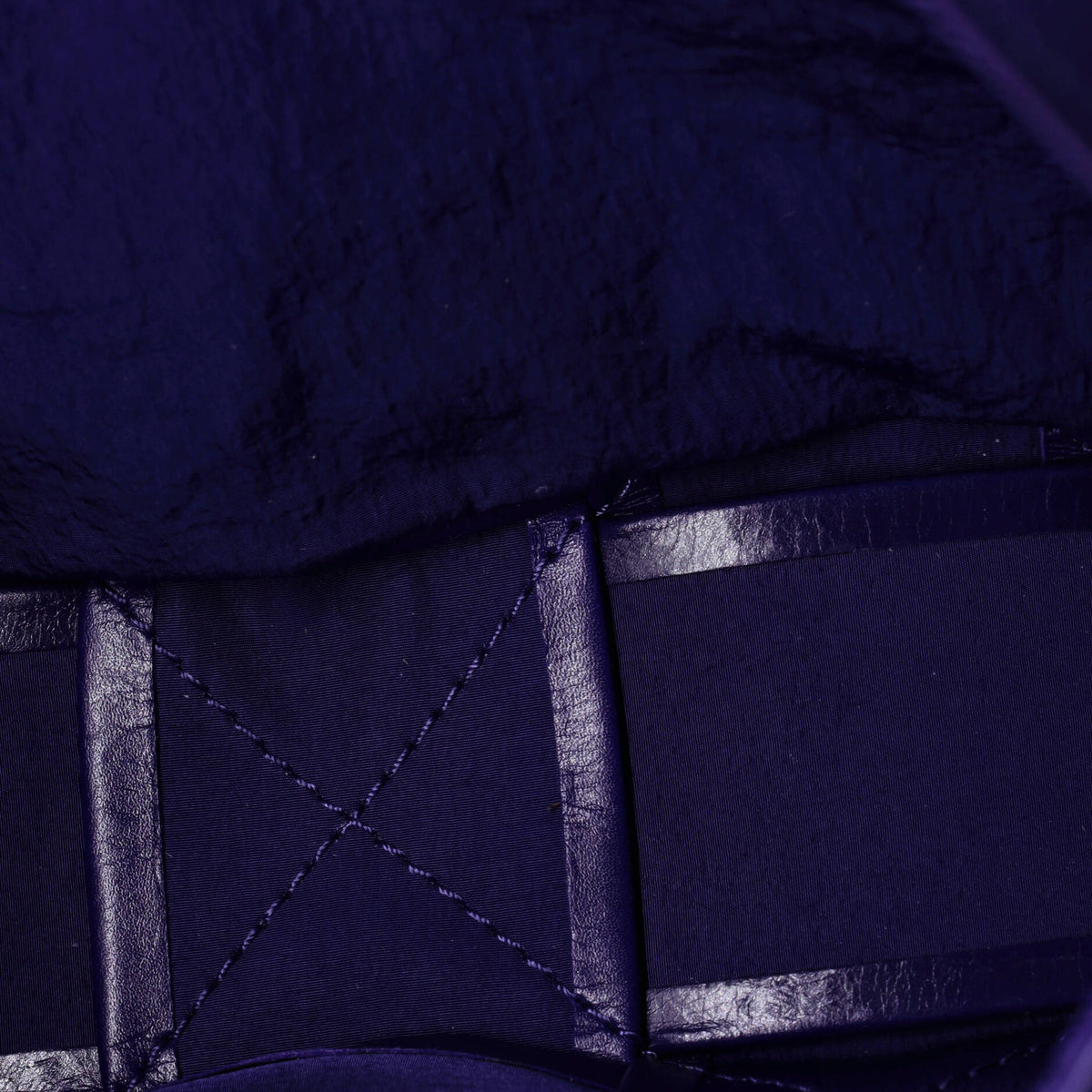 Cassette Crossbody Bag Maxi Intrecciato Leather Small