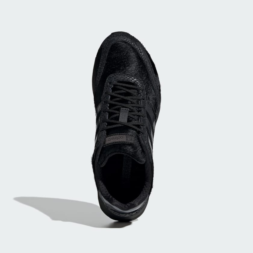 Core Black / Core Black / Carbon-