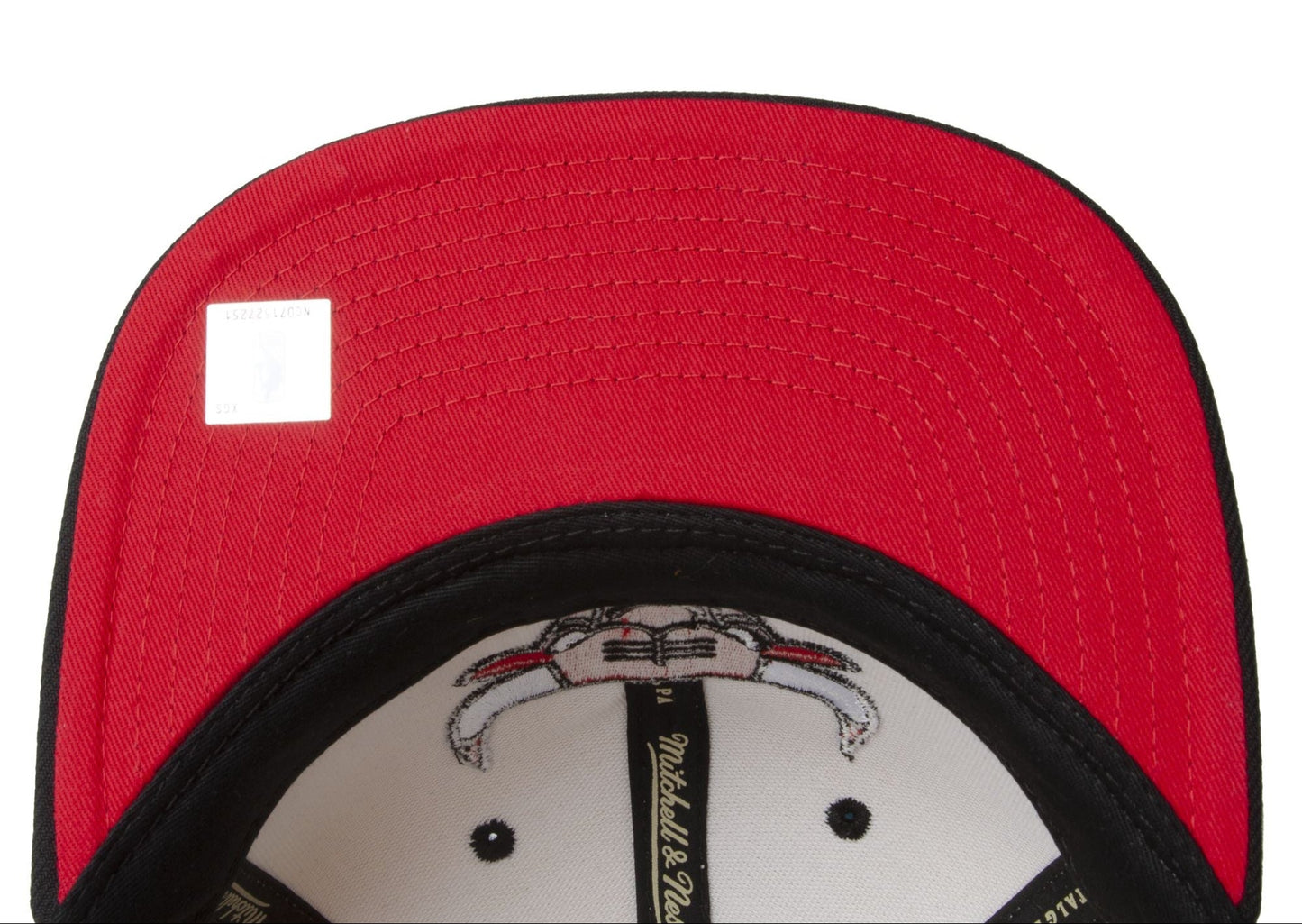 Mitchell & Ness Men's NBA Sail 2 Tone Snapback Bulls Snapback Caps