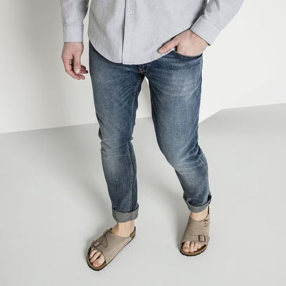 Taupe-