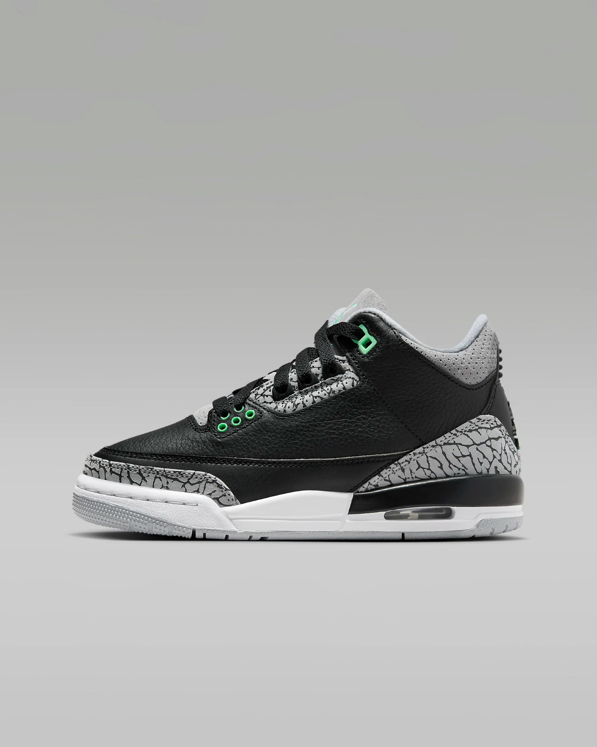 Air Jordan 3 Retro 'Green Glow' Big Kids' (GS) Sneakers — Black/Green Glow Leather Mid-Top
