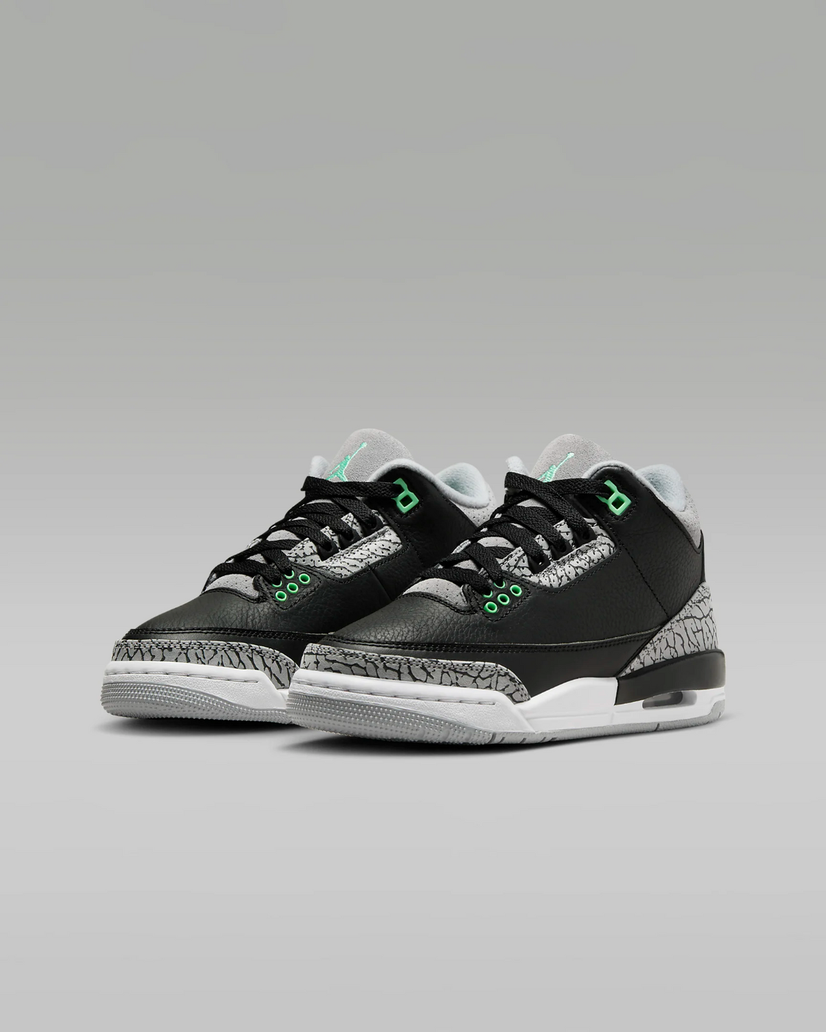 Air Jordan 3 Retro 'Green Glow' Big Kids' (GS) Sneakers — Black/Green Glow Leather Mid-Top