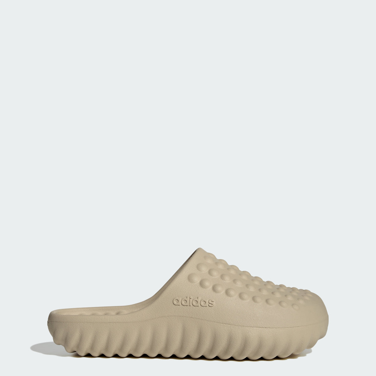 Khaki Three / Khaki Three / Khaki Three-