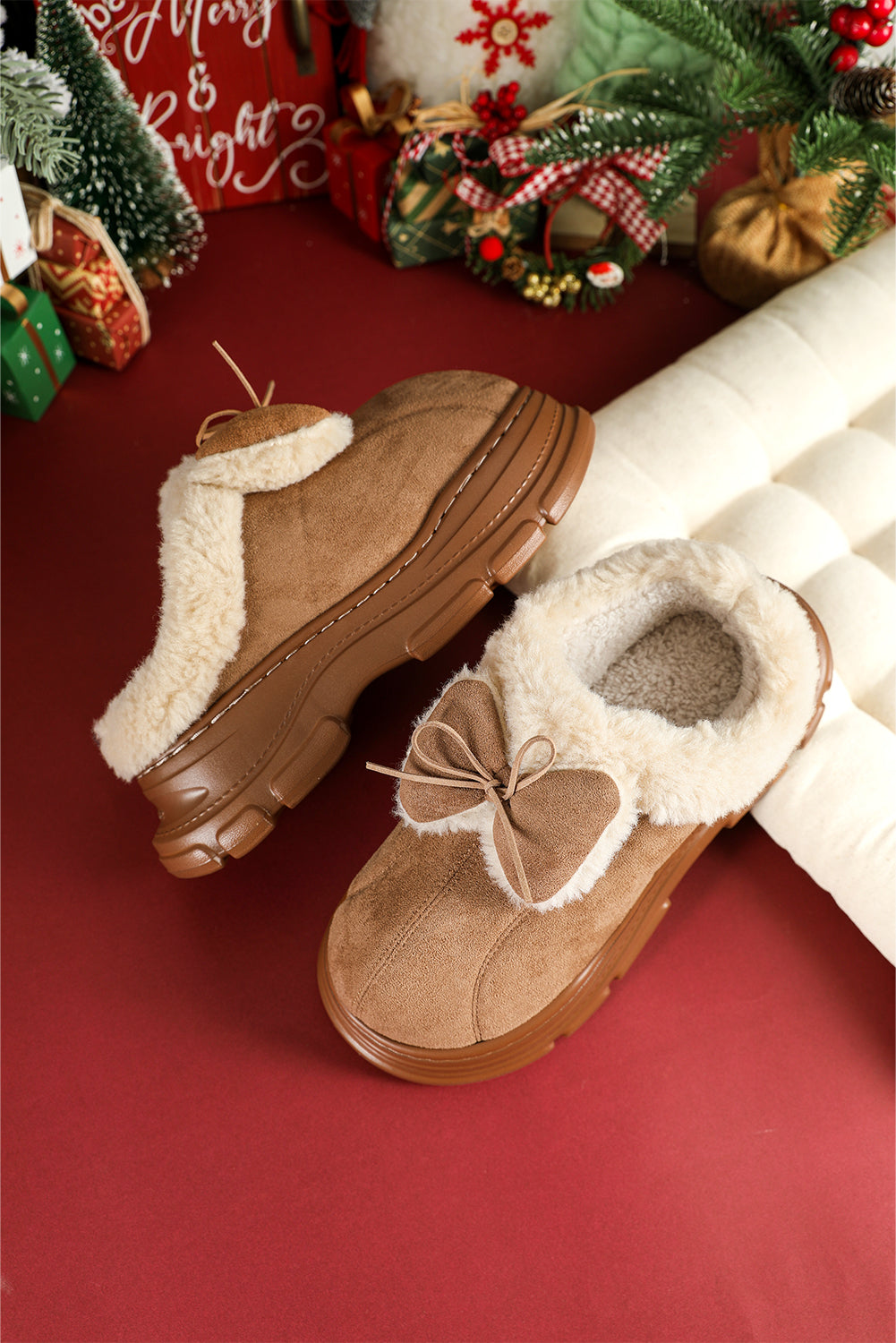 Threaded Pear Brynlee Bow Decor Clog Slippers