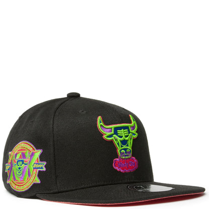 Mitchell & Ness Men's NBA Color Bomb Fitted Hwc Bulls Fitted Caps