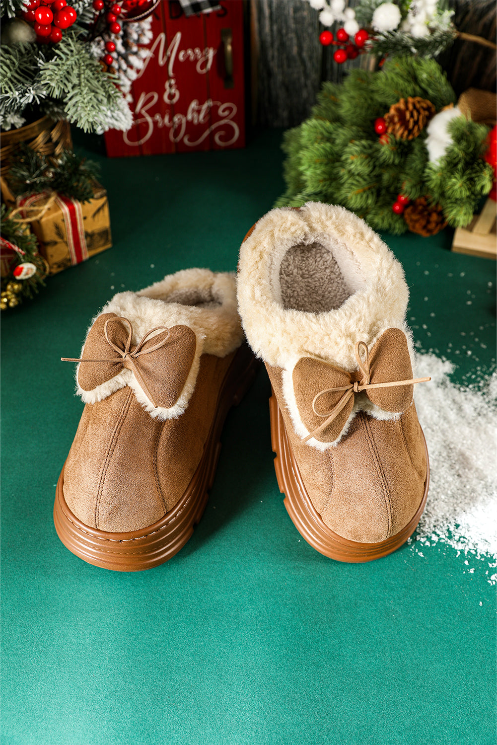 Threaded Pear Brynlee Bow Decor Clog Slippers