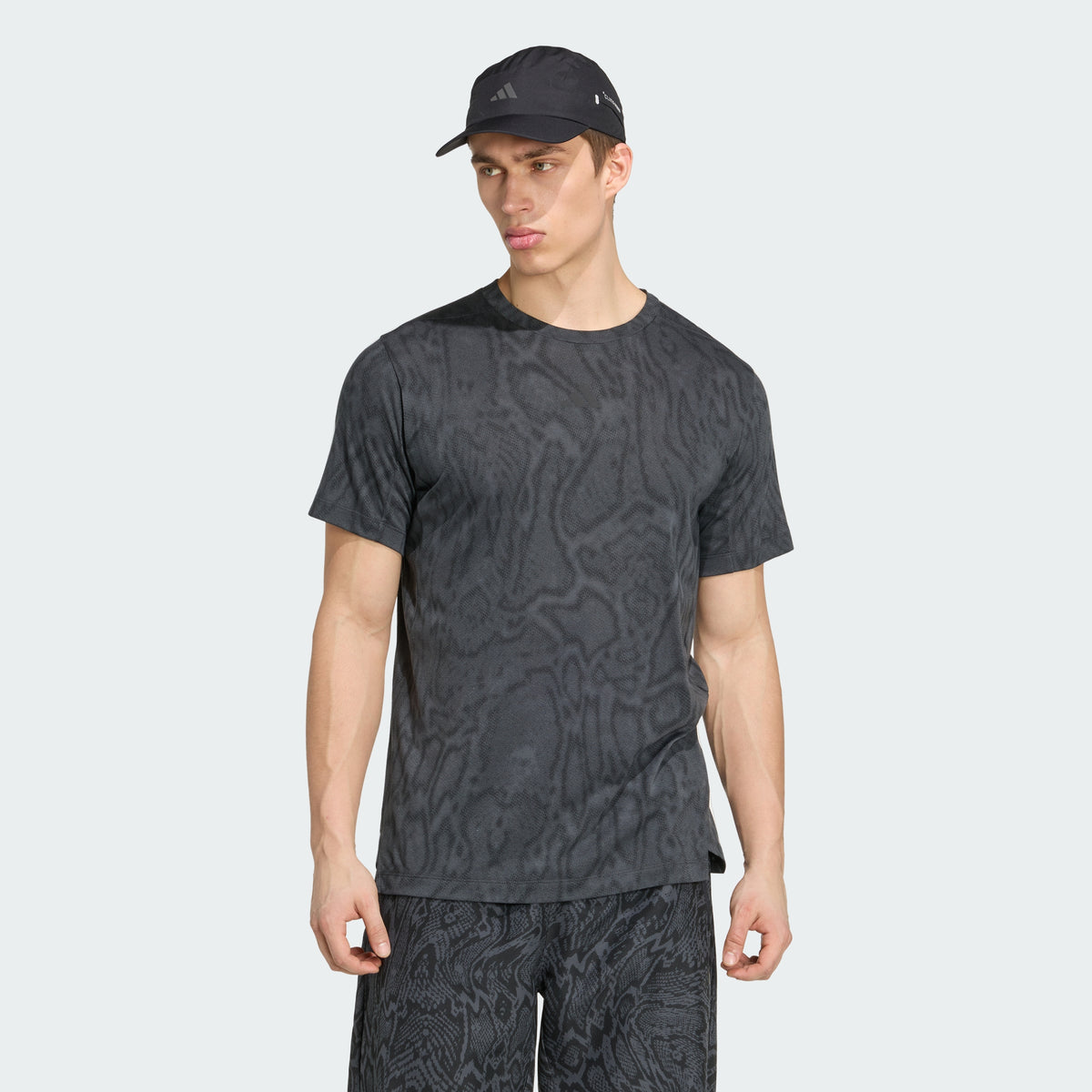 Carbon / Black-