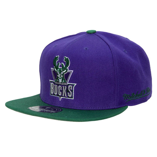 Mitchell & Ness Men's NBA Milwaukee Bucks Team Side Fitted Fitted Caps