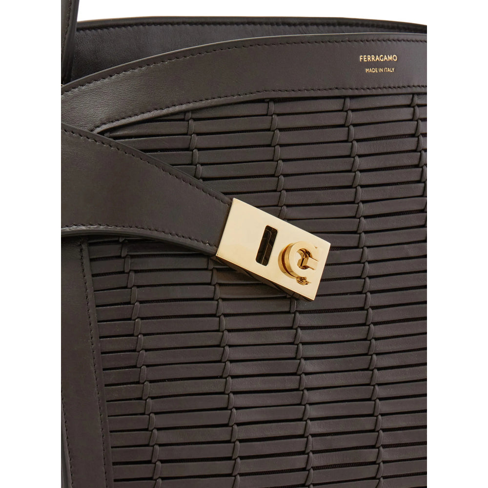 Shoulder Hug Bag Brown