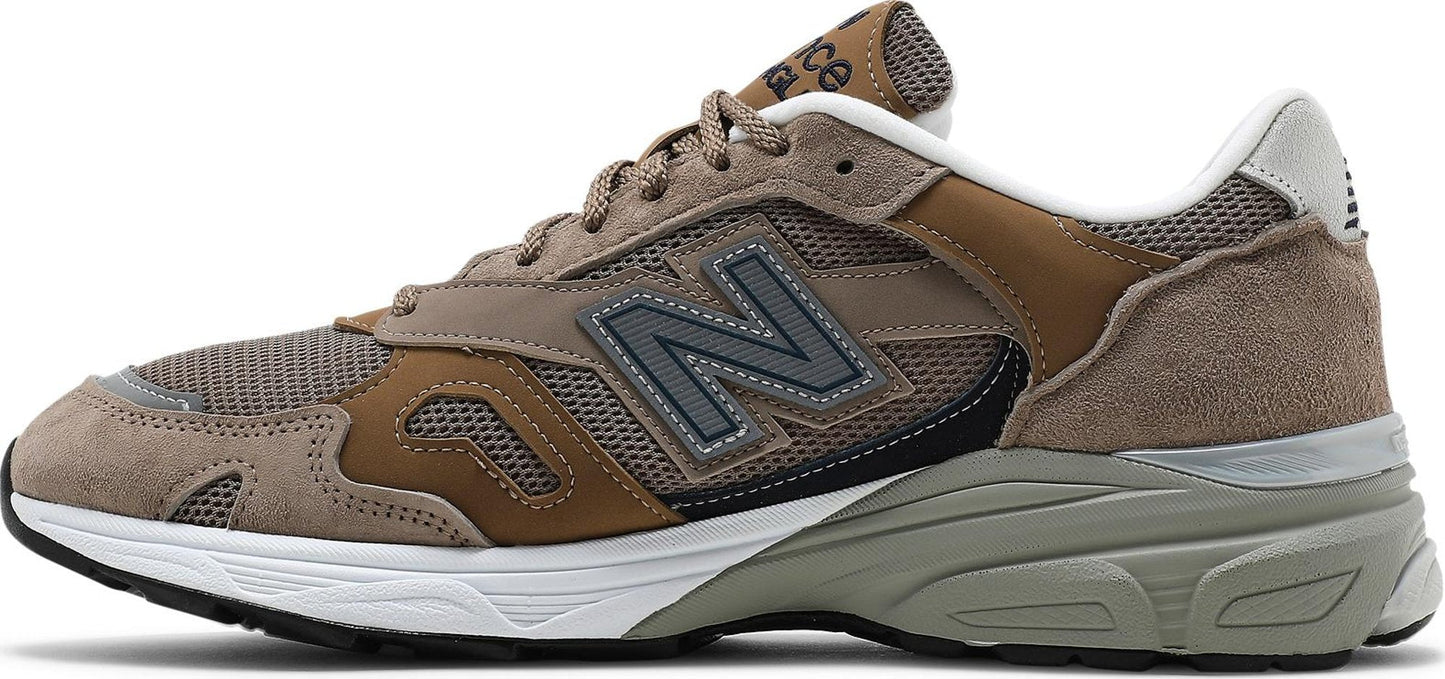 New Balance Men's 920 'Sand Navy' Sneakers