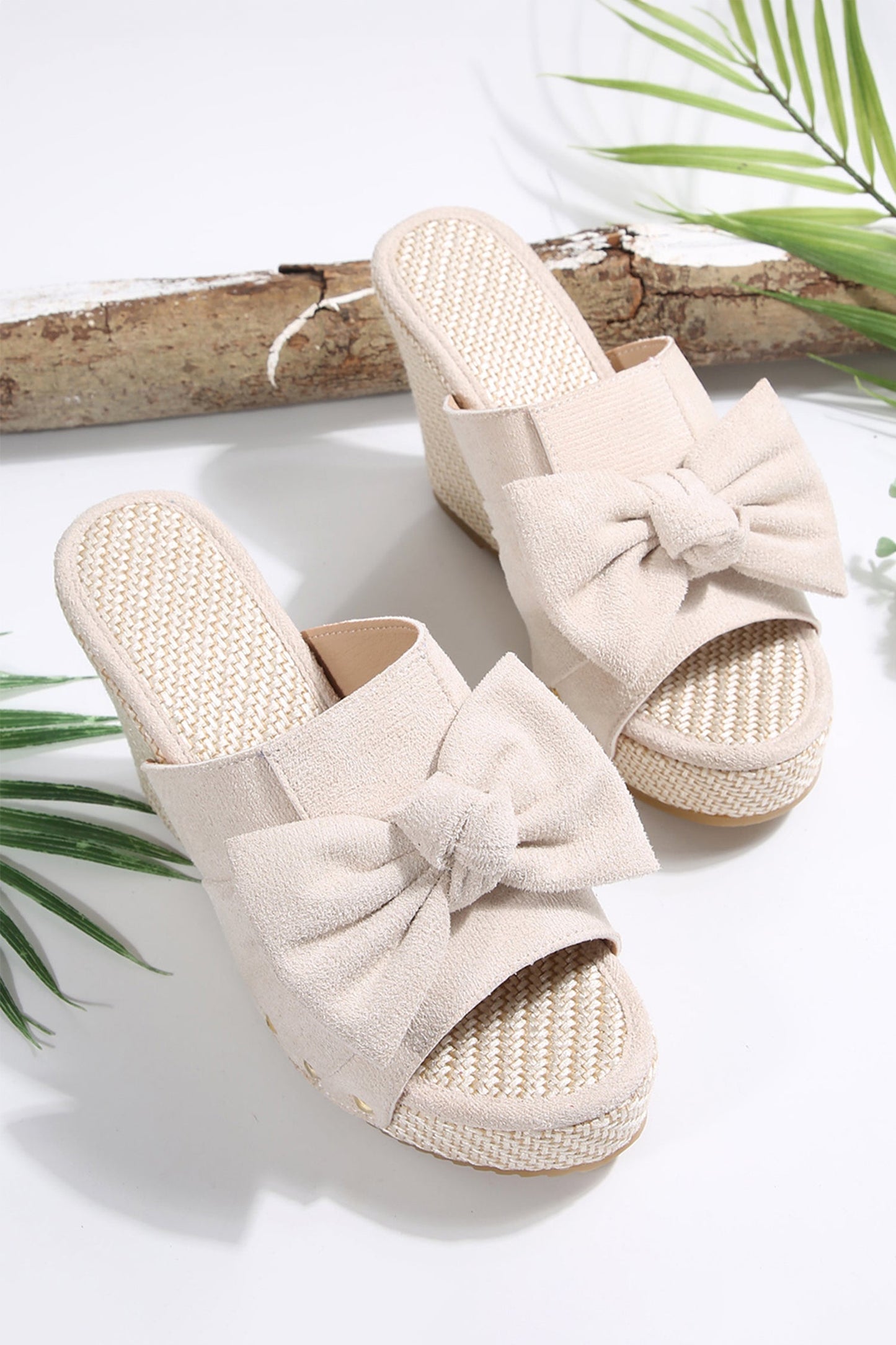 Threaded Pear Nyomi Studded Wedge Platform Slippers