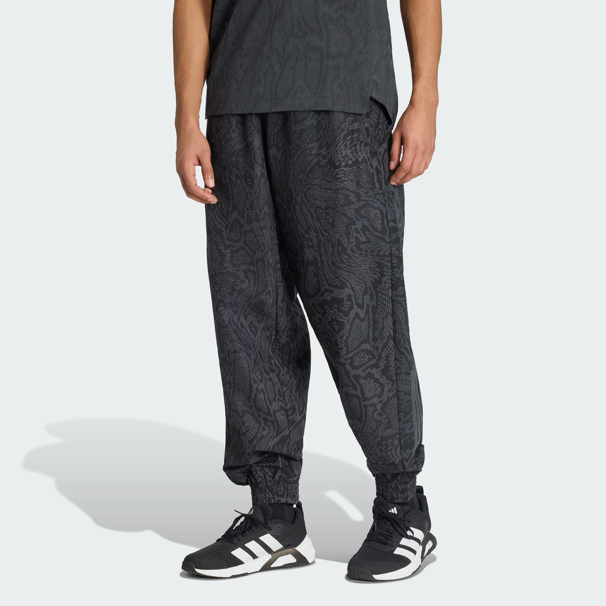 Carbon / Black-