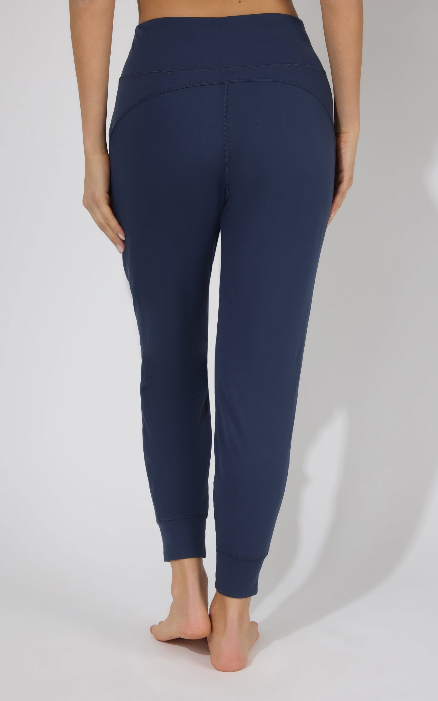 Interlock Zipper Pockets Greenwich Jogger - Our Linen Story