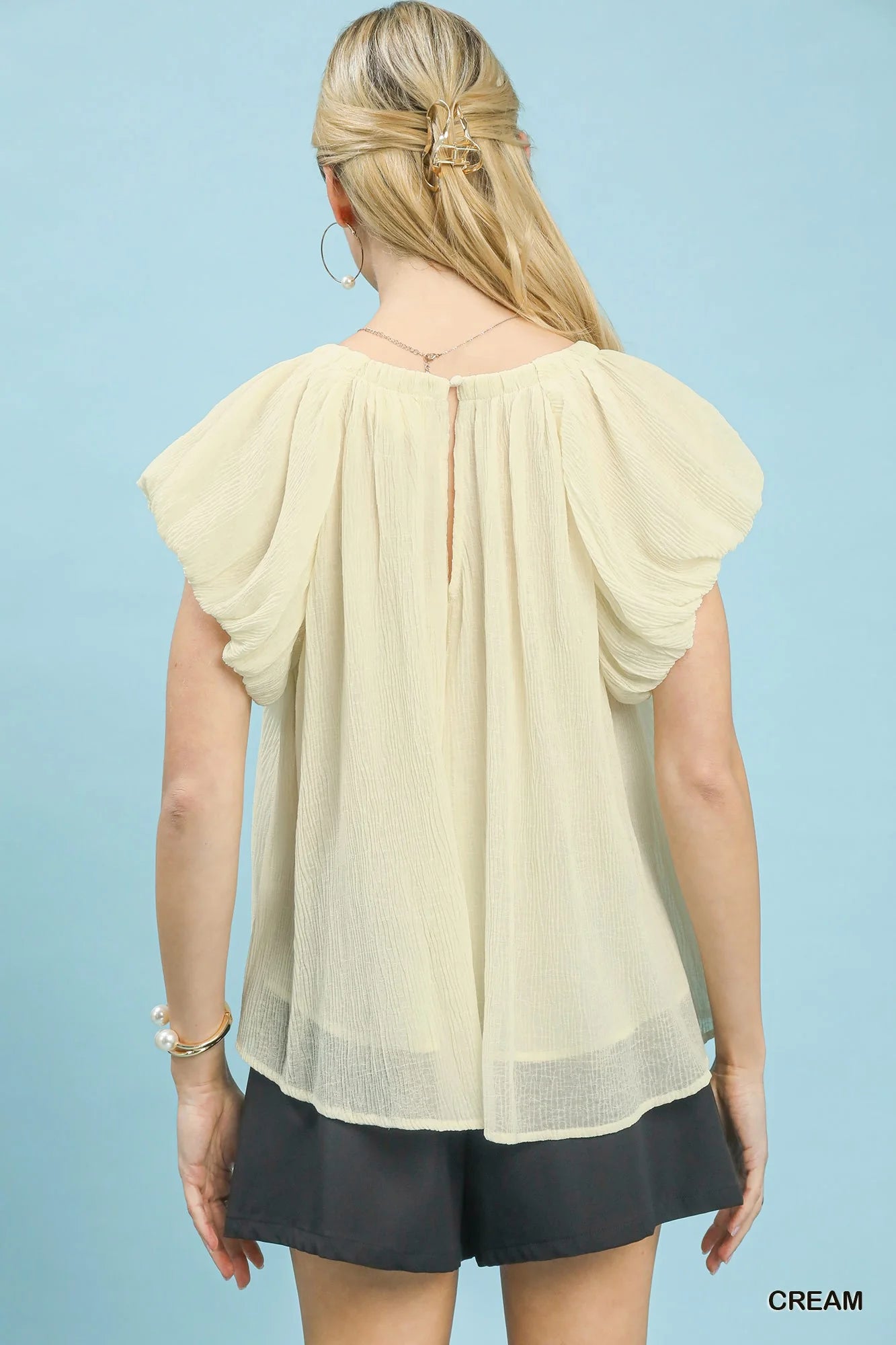 Umgee Crinkle Flutter Sleeve Peasant Top in Cream