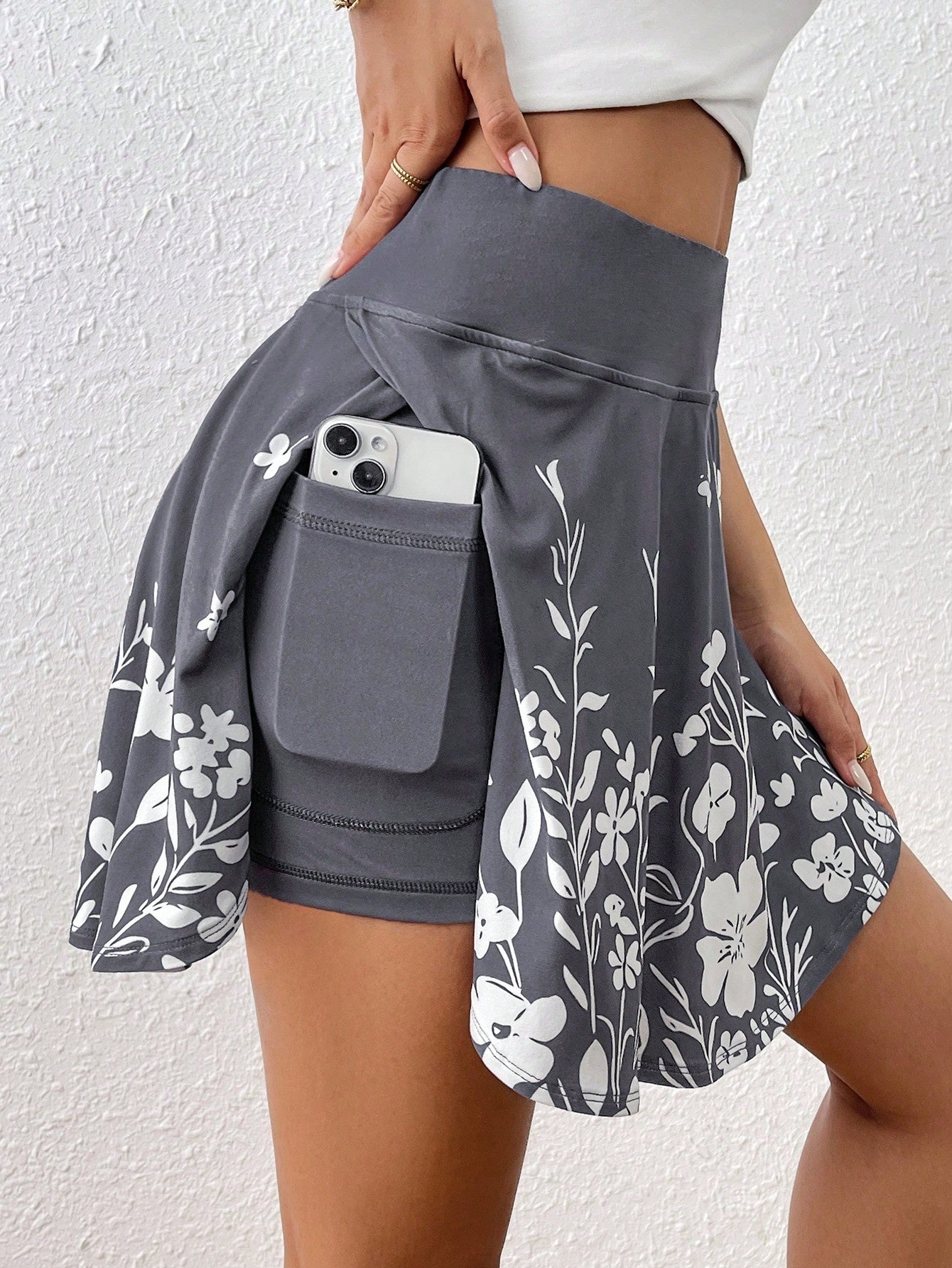 🌼 Women's Minimalist Floral Print High-Waisted Shorts with Pockets