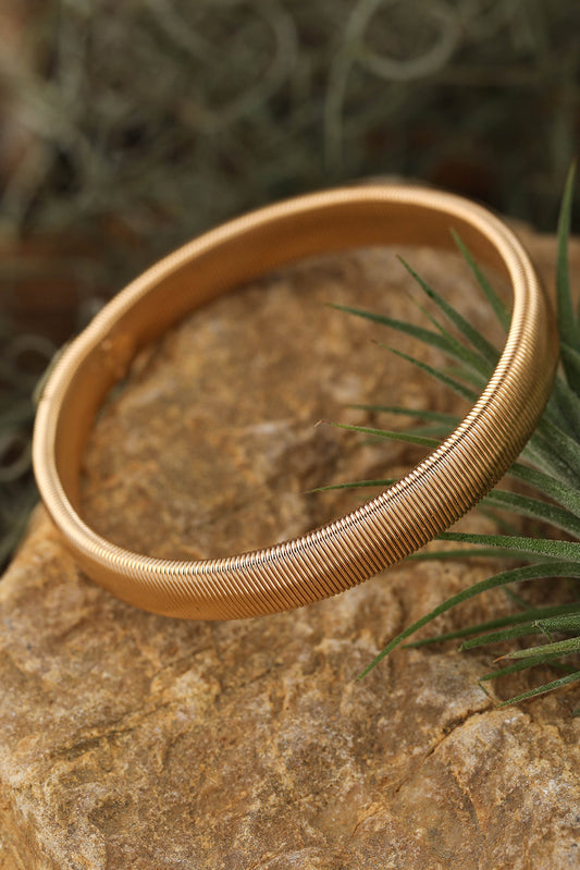 Threaded Pear Stretchy Metal Wide Bangle