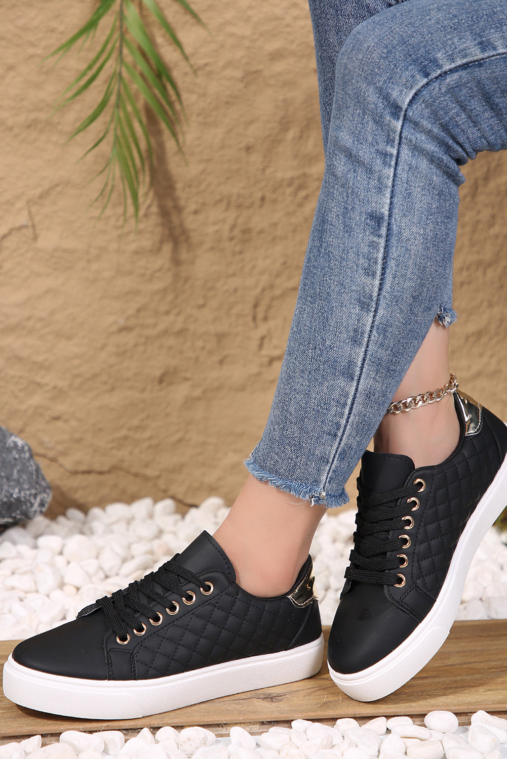 Threaded Pear Harper Quilted Lace Up Sneakers