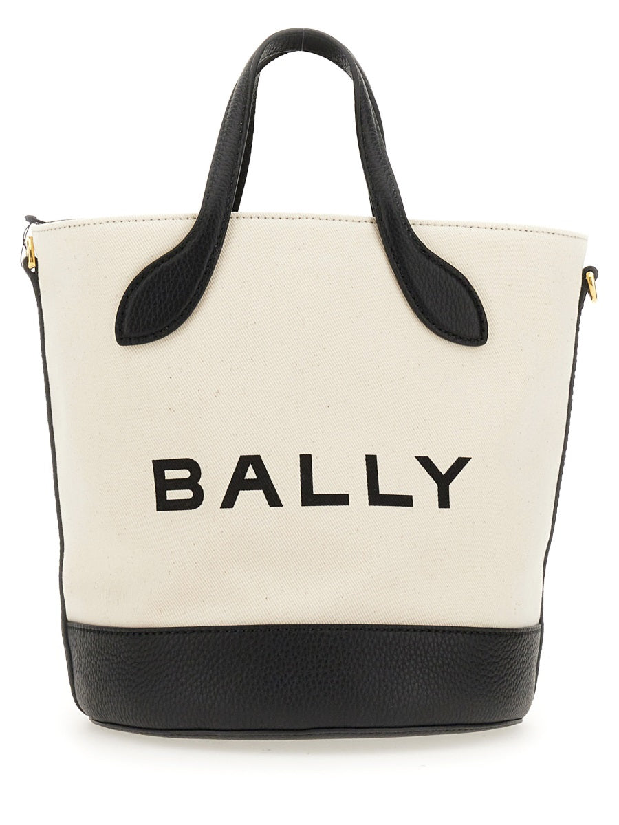 Bucket Bag 8 Hours