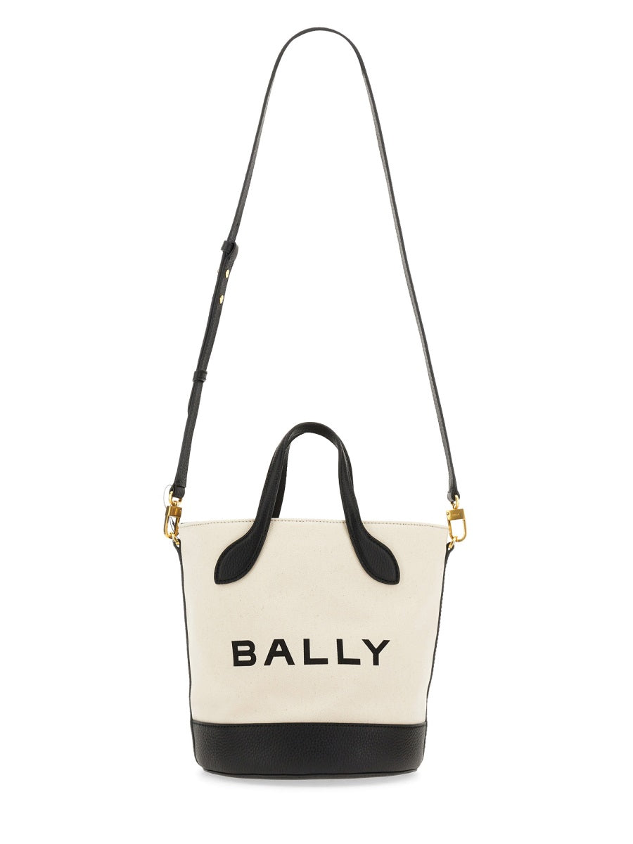 Bucket Bag 8 Hours