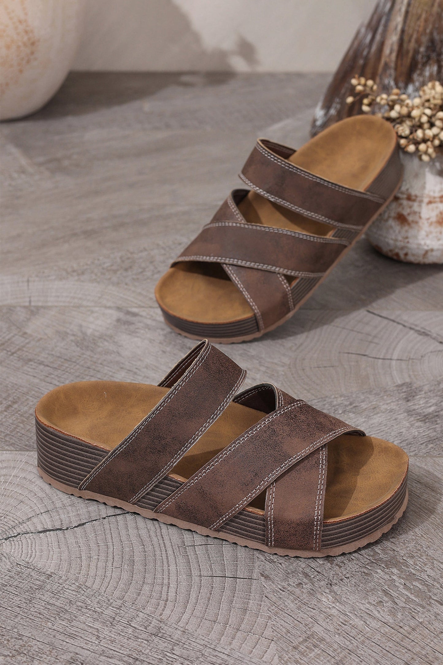 Threaded Pear Pearl Band Retro Platform Slippers