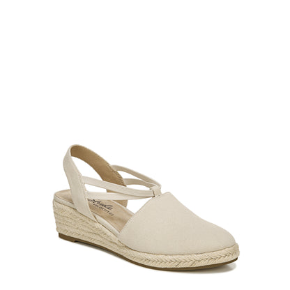 Almond White-
