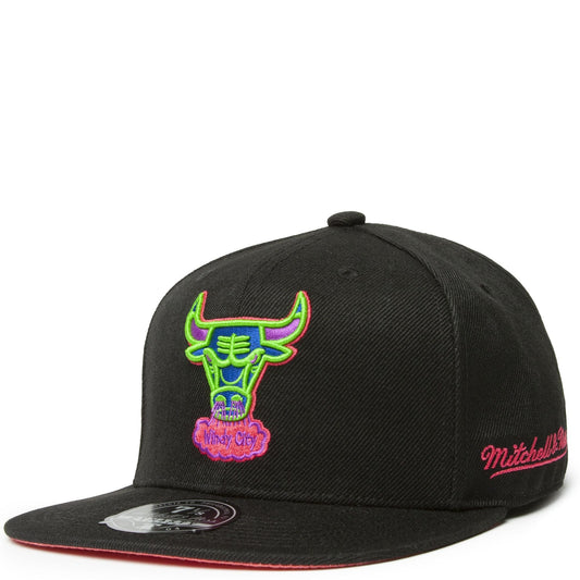 Mitchell & Ness Men's NBA Color Bomb Fitted Hwc Bulls Fitted Caps