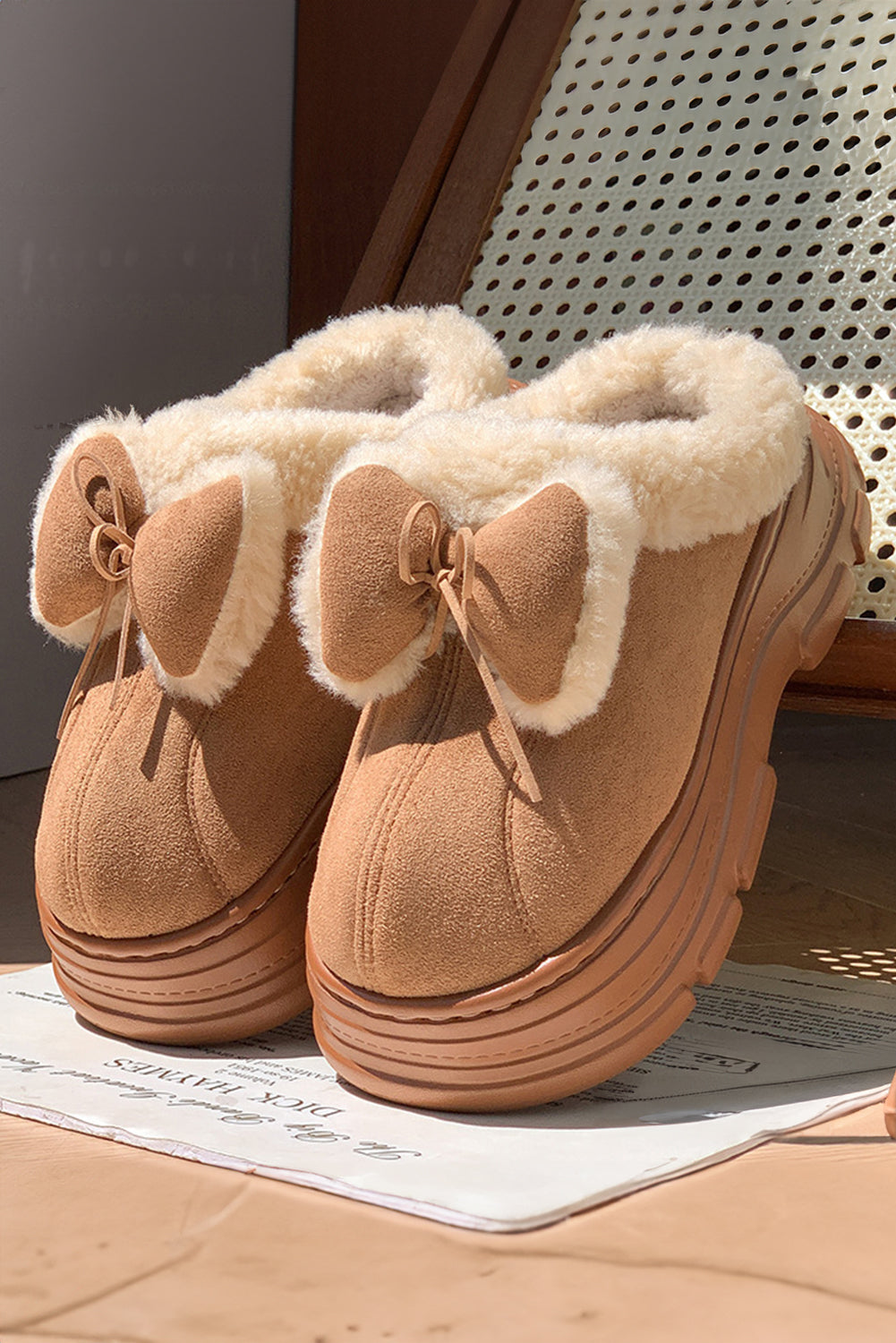 Threaded Pear Brynlee Bow Decor Clog Slippers