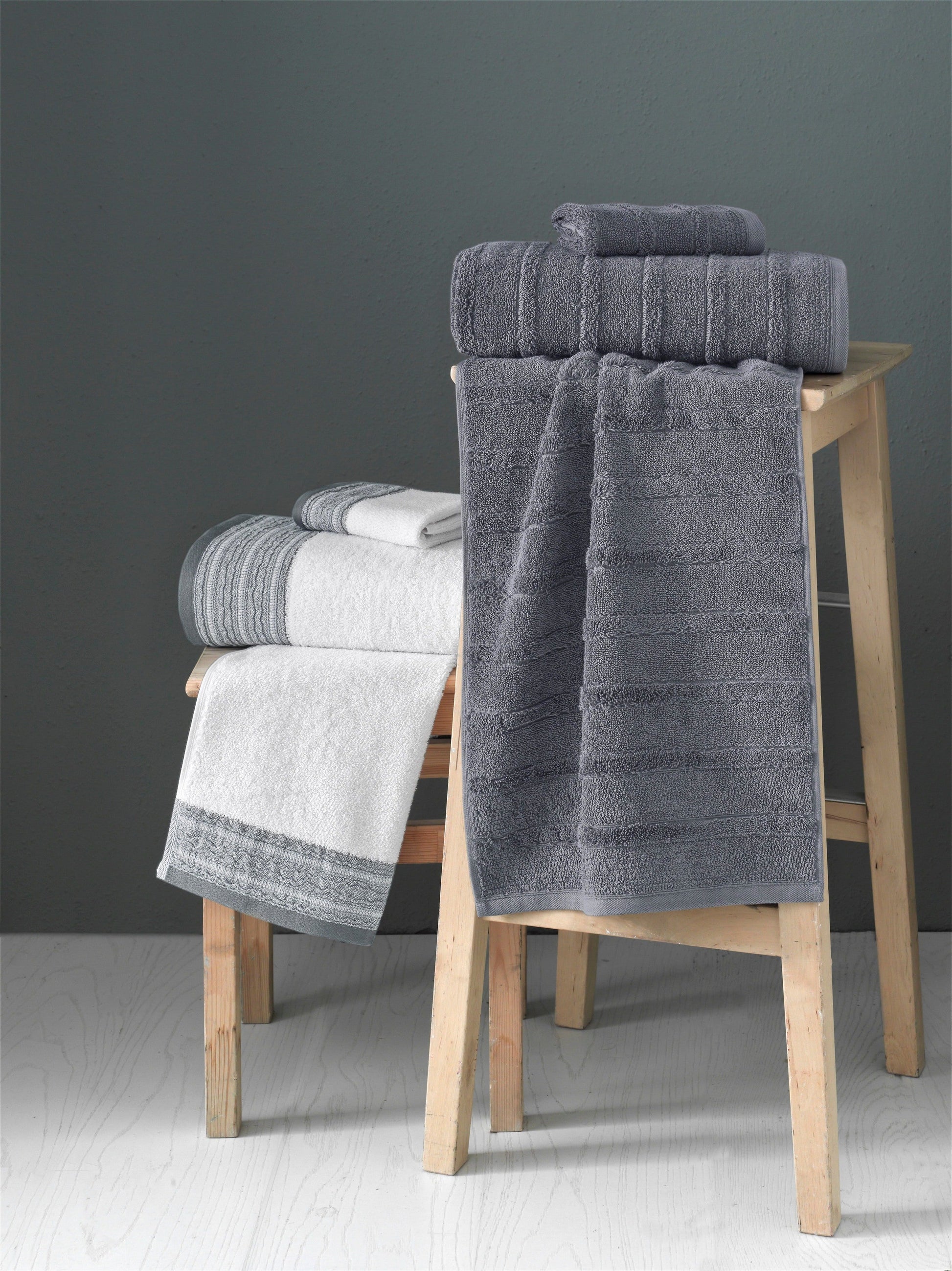 Grey/Grey-