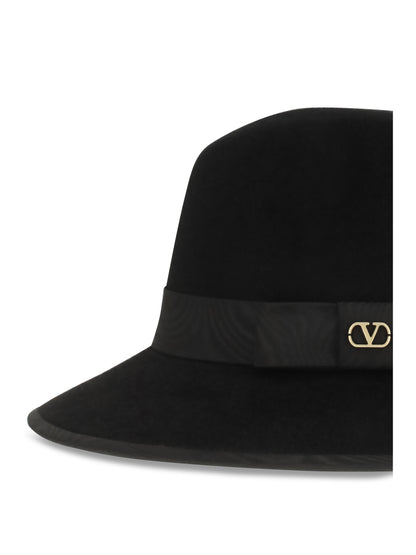 Hat VLogo Signature Black/Antique Light Gold