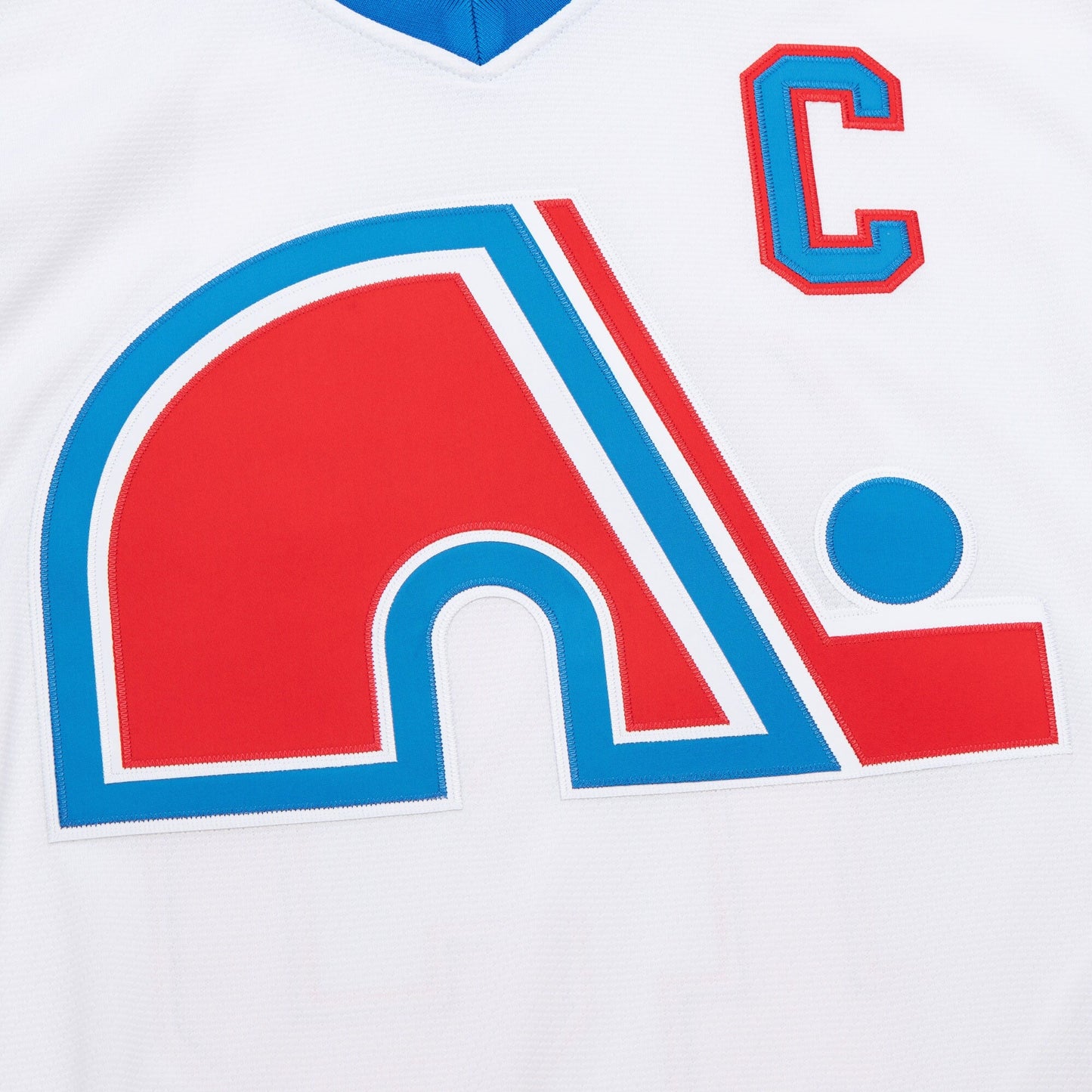 Mitchell & Ness Men's NHL White Jersey Nordiques 1994 Joe Sakic