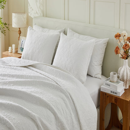 Patina Vie 3 Piece 100% Cotton Stitched Embroidered Quilt Set