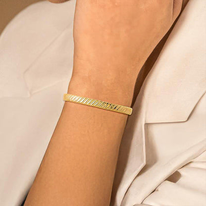 Aurelia Textured Cuff