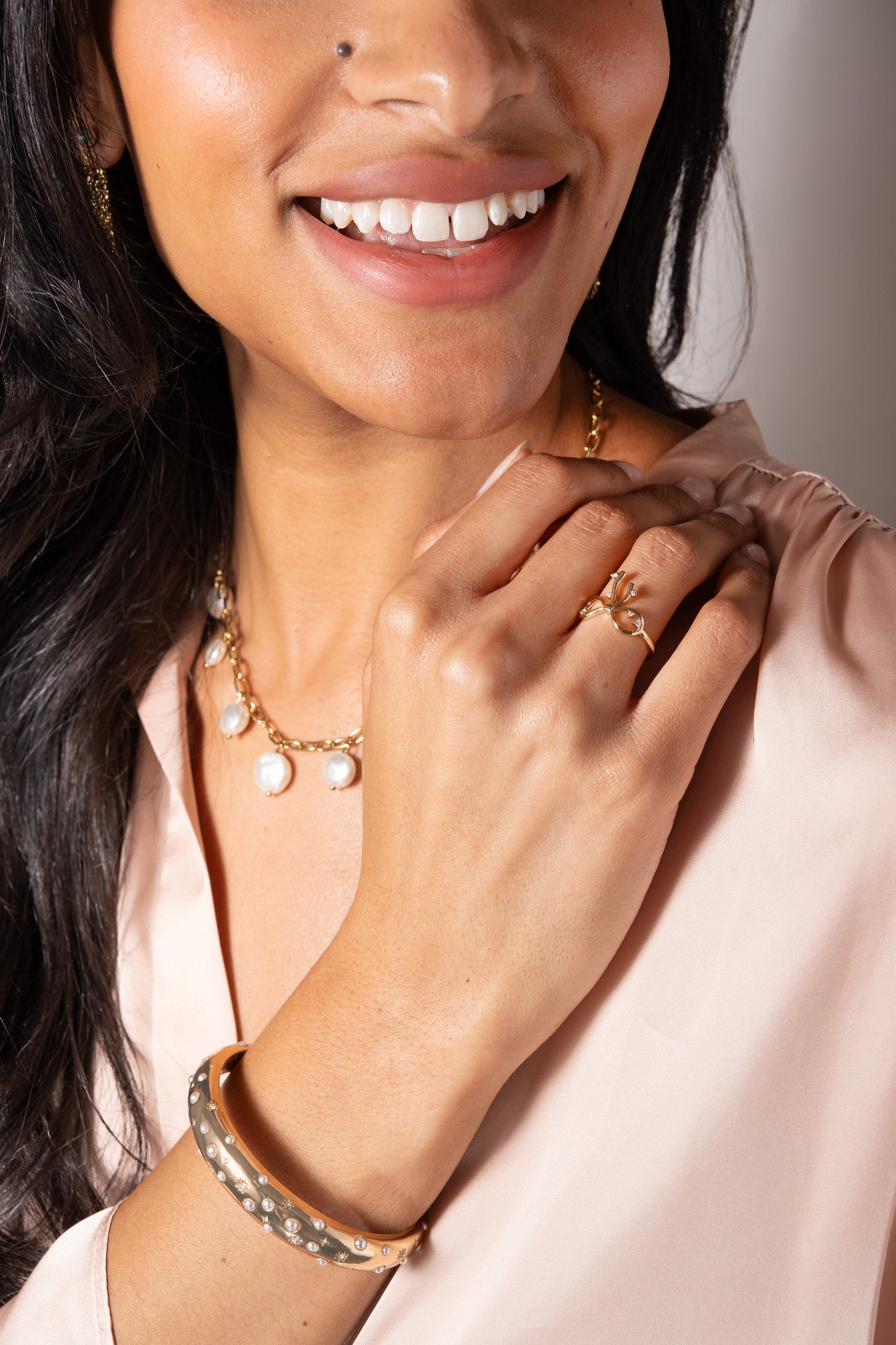 Coin Pearl Shaky Necklace