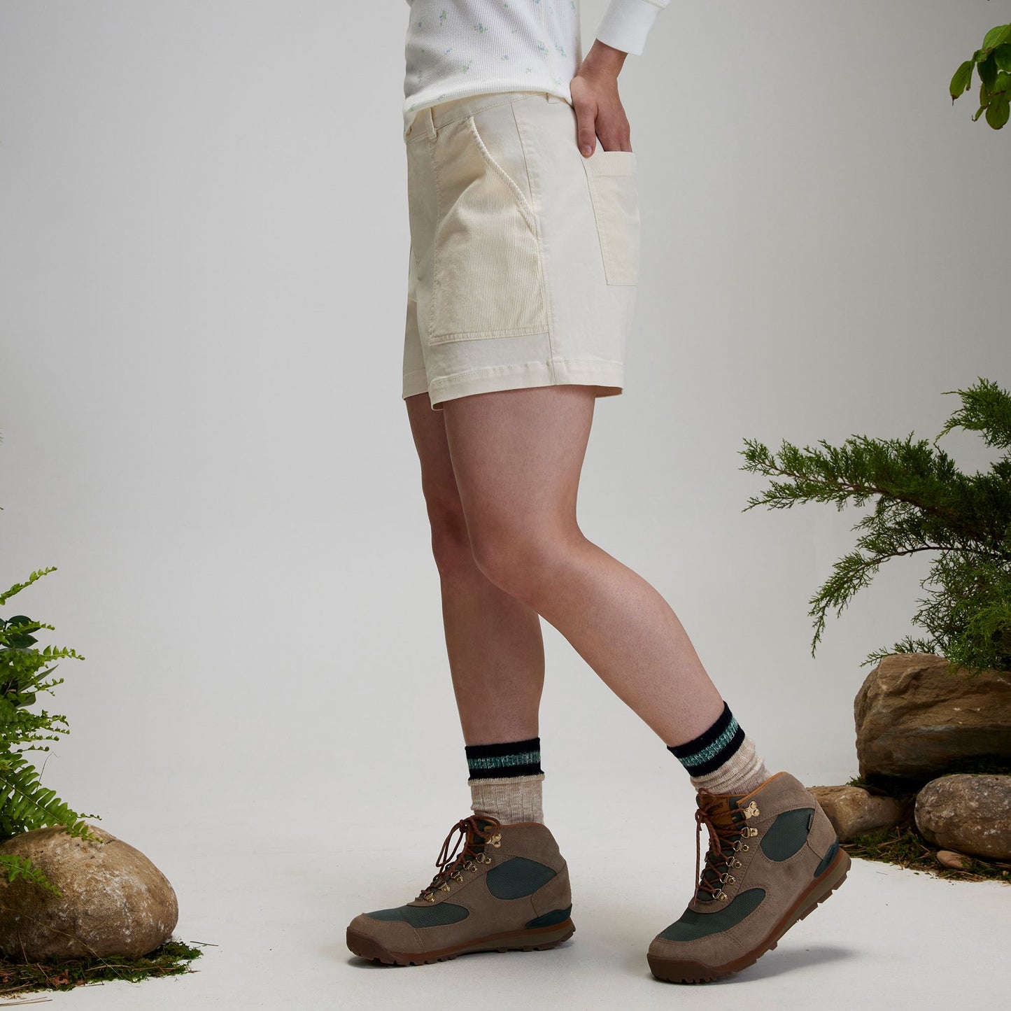 Alpine Design Women's Ad Mixed Fabric 5" Inch High Rise Shorts