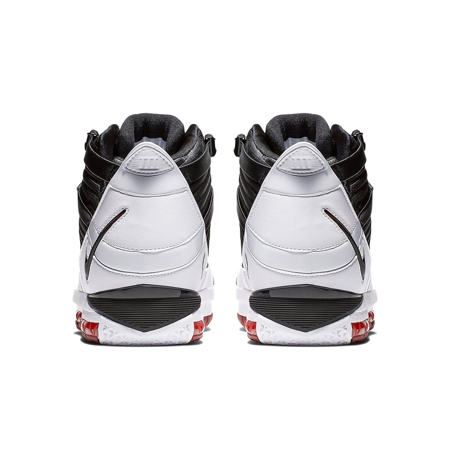 Nike Men's Zoom Lebron Iii Qs Sneakers