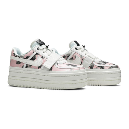Nike Women's Vandal 2K Lx Sneakers